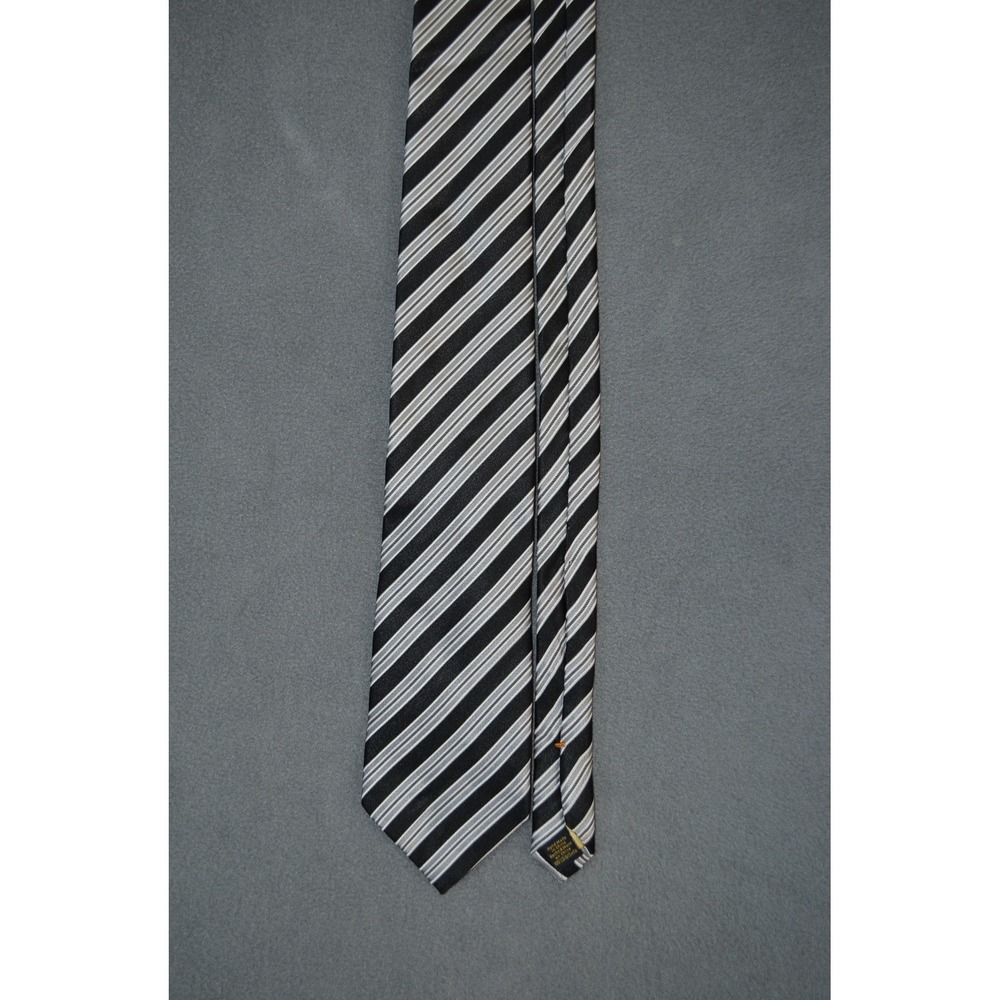 Donald J Trump Signature Collection Striped 100% Silk Handmade Tie Repp